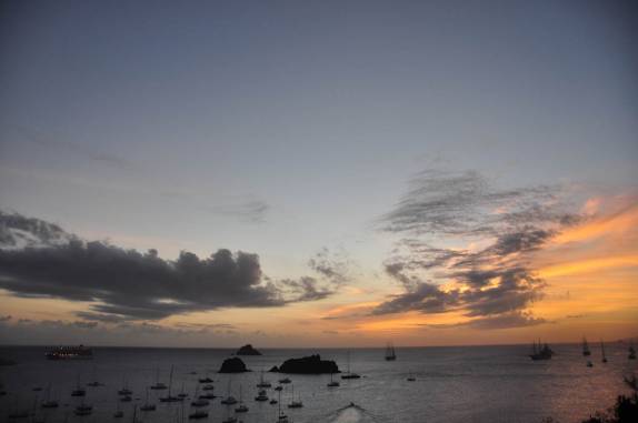 Magnífico pôr-do-sol em St. Barth - Caribe